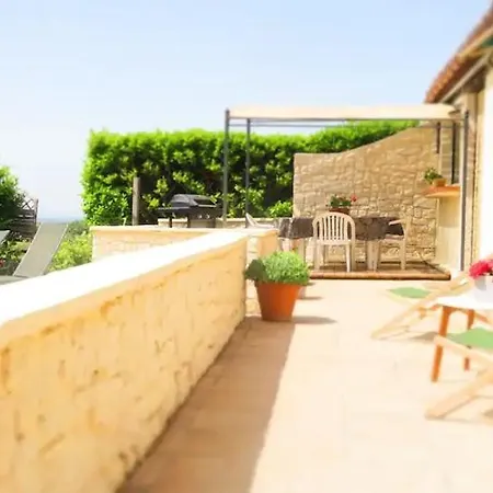 Des Lavandes Nocleg ze śniadaniem