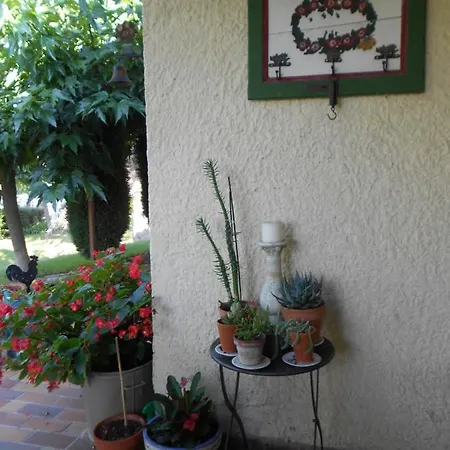 Des Lavandes Bed & Breakfast *