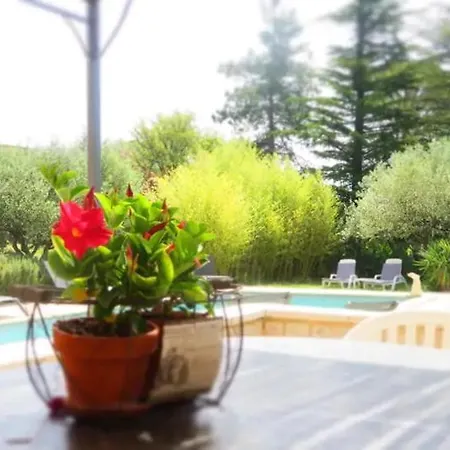 Des Lavandes Bed & Breakfast *