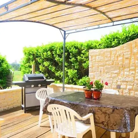 Des Lavandes Bed & Breakfast *